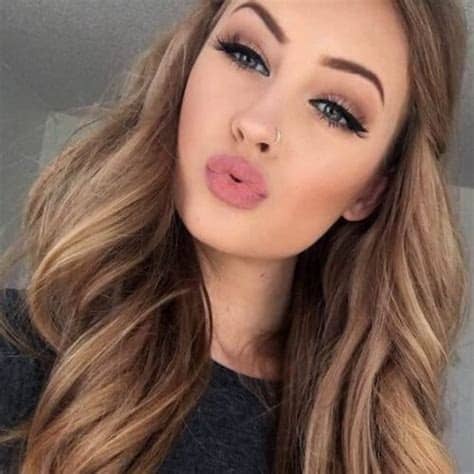 This look surely imparts more of an ombre view which totally is worth it! 55 Fashionable Ideas for Brown Hair with Blonde Highlights ...