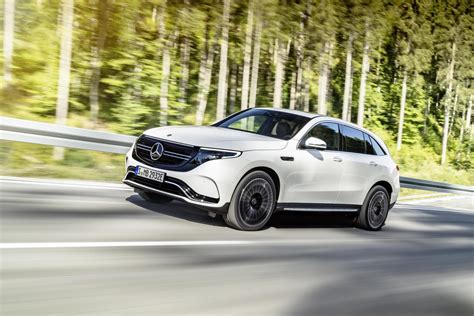 Mercedes Benz Goes Electric With The All New Eqc Gadget Voize