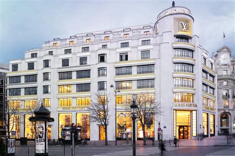 Louis Vuitton Inventeur 101 Avenue Des Champs Elysees Paris Iucn Water
