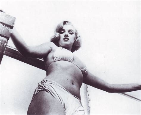 Celebrity Boobs Marilyn Monroe 107 Pics Xhamster