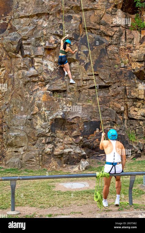 Rock Climbing On The Kangaroo Point Cliffs In Brisbane Stock Photo Alamy