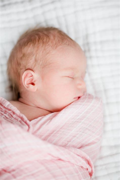 Winter Newborn Photos - Baby Kelsey | Rachel E.H. Photography