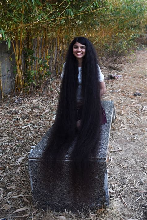 Record Du Monde Les Cheveux De Nilanshi Patel Mesurent 190 Mètres Photos Rtl People