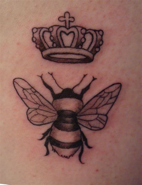 Queen Bee Tattoo Designs The Bees Knees Tattoo Of A Queen Bee On