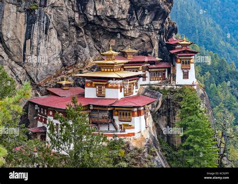 Bhutan Dzong Monastery Paro Hi Res Stock Photography And Images Alamy
