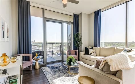 The Top 18 Apartments With Floor To Ceiling Windows In Dallas Lighthouse