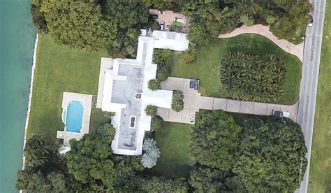 Jeff Bezos Buys 68M Mansion On Florida S Billionaire Bunker Island