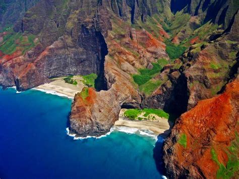 Ruggedly Beautiful Na Pali Coast Tropical Paradise For Adventurers 43