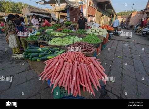 Vegetable Vendors Hi Res Stock Photography And Images Alamy