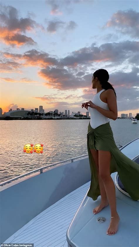 Olivia Culpo Shows Off Her Fab Figure During A Boat Party In Miami Beach Daily Mail Online