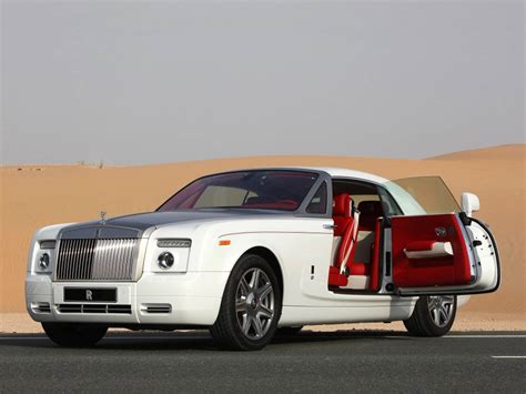 From the world's pinnacle motor car phantom to the bold attitude of black badge and beyond. wallpapers: Rolls Royce Phantom Coupe Car Wallpapers