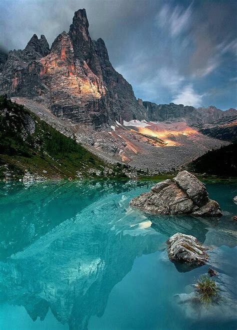 Amazing View Of Lake Sorapiss Italy Lake Perfectpicture Travel