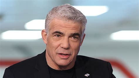 מכל האהבות הזמניות אייל גולן ונסרין קדרי. פרץ מגיב ללפיד: "חיבור למרצ לא על הפרק"