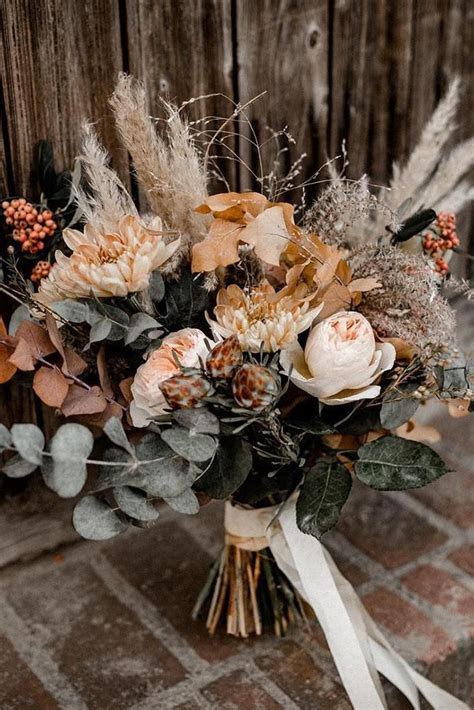 42 Beautiful Wedding Bouquets That Are Unique Fall