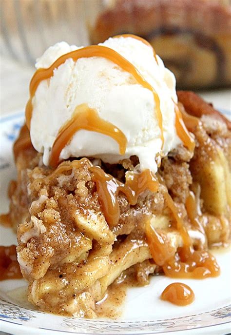 Cinnamon Roll Apple Pie Cakescottage