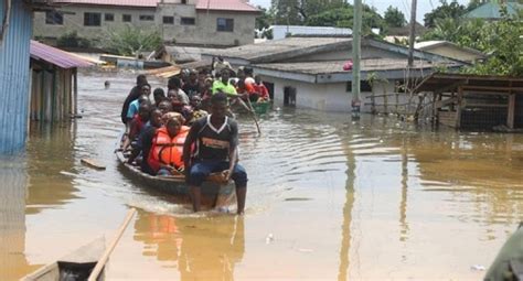 Akosombo Dam Spillage Navy Rescues 8000 Flood Victims Compelling News On