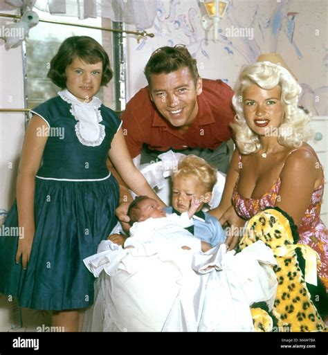 jayne mansfield 1933 1967 actrice américaine avec mickey hargitay deuxième mari et enfants à
