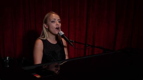 Sensational Female Pianist Singer Dubai Entertainers Youtube