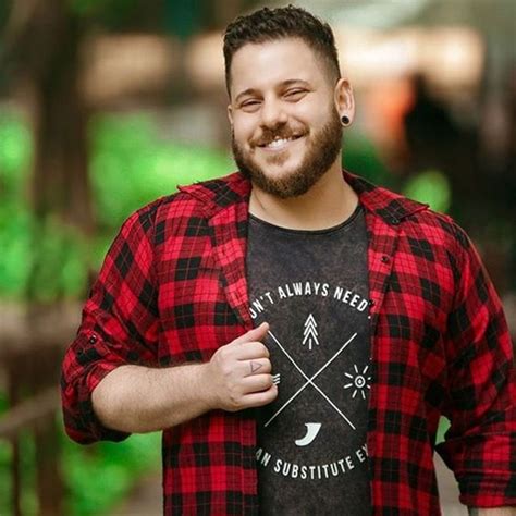 .on discussing men's hair styling and giving advice to those looking to change their hairstyle. 40 Hairstyles for Fat Guys (Practically Useful) - Machovibes