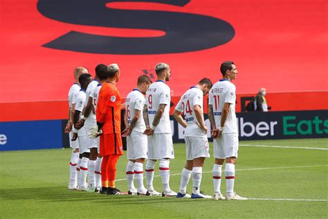 法国足球甲级联赛（法语：championnat de france de football ligue 1，法语简称 ligue 1 ，中文简称法甲）是法国顶级足球联赛，由法国足球协会（fédération française de football）所组织。 巴黎圣日耳曼穿着中文球衣出战法甲联赛 - 球衣视点 - 足球鞋足球装备门户_ENJOYZ足球装备网