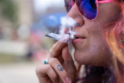 For The First Time More U S Adults Are Smoking Weed Than Tobacco Poll Shows Cleveland