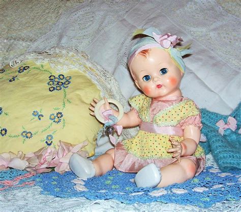 Beautiful 16 Pedigree Delite Baby Doll Hard Plastic Vintage 1950s