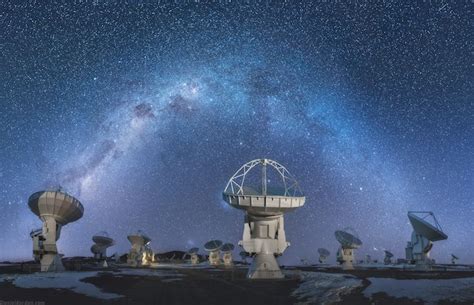 Photographer Captures The Milky Way Mirrored On Earth At The Worlds