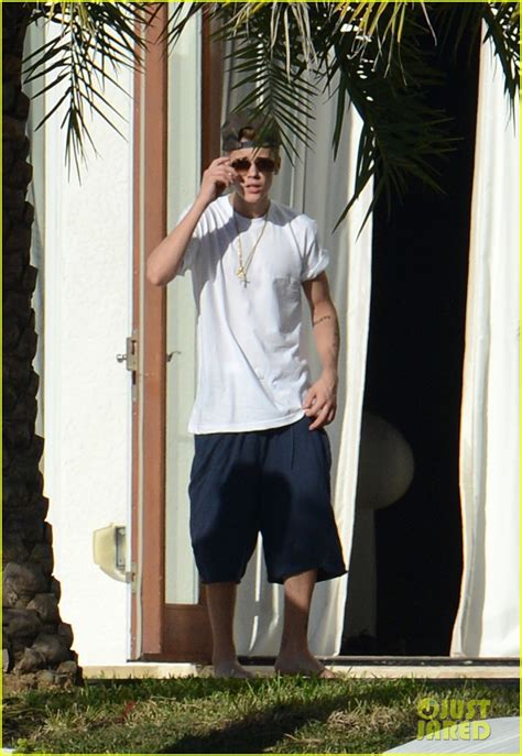 Justin Bieber Shirtless Underwear Clad In Miami Photo