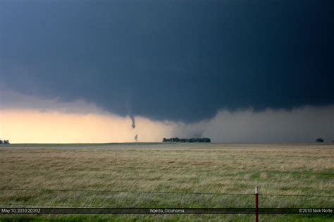 May 10, 2010 - Multi-vortex tornado near Wakita, OK - NNWX.US