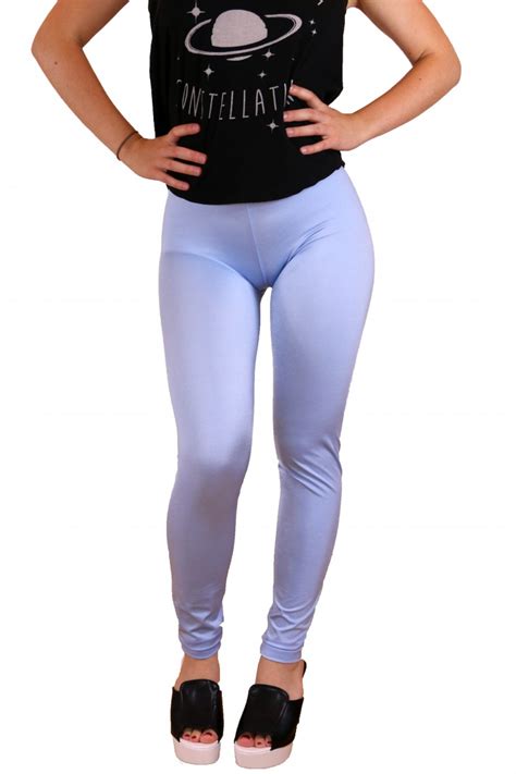 what colors go with light blue leggings