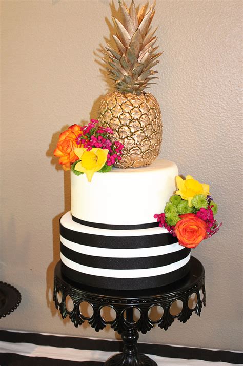 Pineapple birthday cake , Pineapple birthday party ideas, Pineapple, Gold pineapple cake, # ...