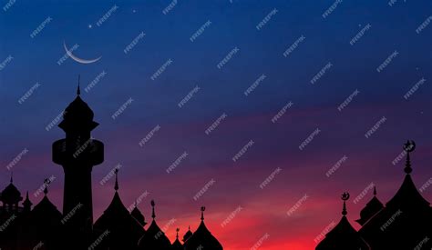 Premium Photo Silhouette Dome Mosques Crescent Moon On Dusk Sky