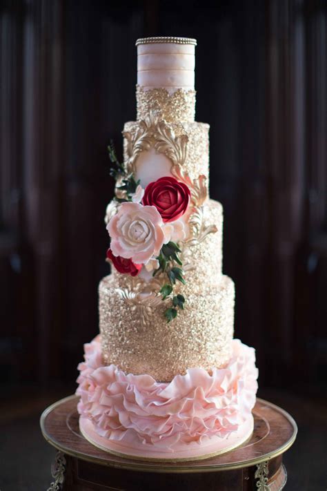 Is around $500, though the price of a wedding cake will depend on the cake's size, shape, and size here refers to both the general dimensions of the cake and the number of tiers. 5-Tier Cake, Pink-and-Red Florals