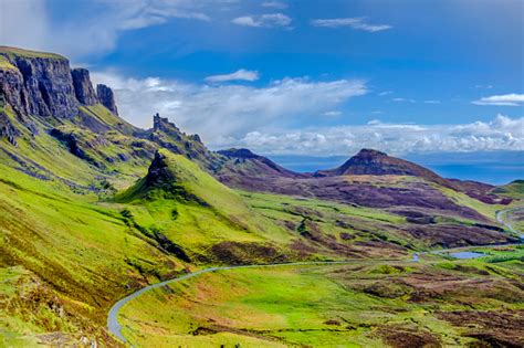Foto De Montanhas De Quiraing Na Ilha De Skye O Maior E Mais