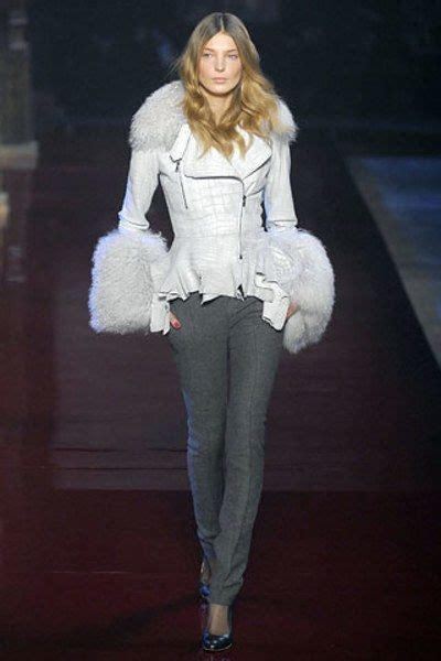 The Complete Emanuel Ungaro Fall 2006 Ready To Wear Fashion Show Now On