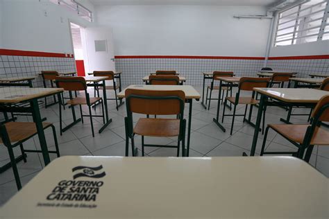 Secretaria De Educação Quer Retomar Aulas 100 Presenciais Em Sc