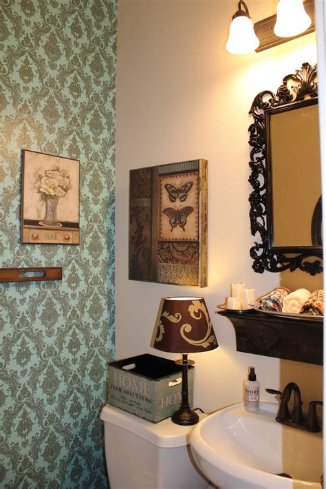 Grasscloth wallpapers come in natural and bountiful hues and tones that enhance the allure of earthy freshness. Junk Drawer Chic: Temporary Wallpaper