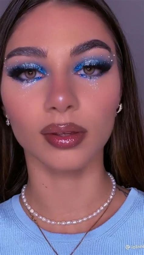 Euphoria Makeup Idea 💡 In 2022 Blue Glitter Eye Makeup Blue Makeup Looks P Maquillaje