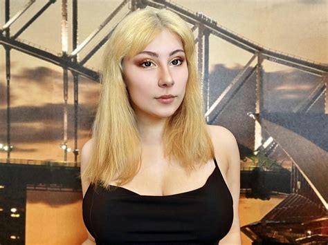 CassandraPirs Big Titted Blond Teen Girl Webcam SexCamDB Com