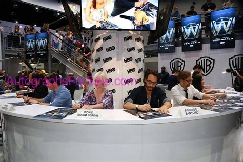 westworld cast autographed 2017 comic con poster ed harris thandie newton evan rachel wood