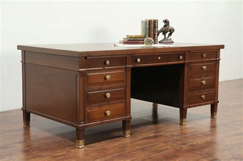 Traditional Walnut Antique 1910 Library Or Executive Desk