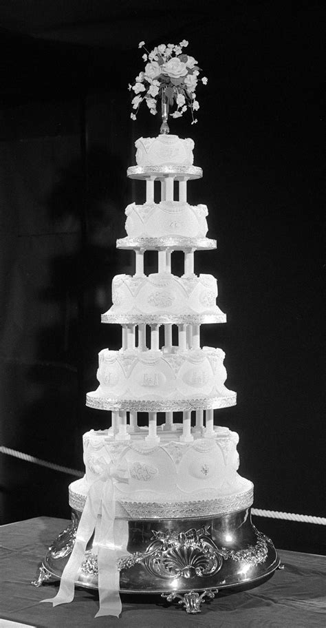 Princess Anne And Captain Mark Phillips 1973delish Wedding Cake Art Types Of Wedding Cakes