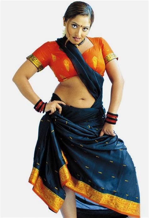 Tamil Actress Mumtaj Hot N Spicy In Blouse Photos
