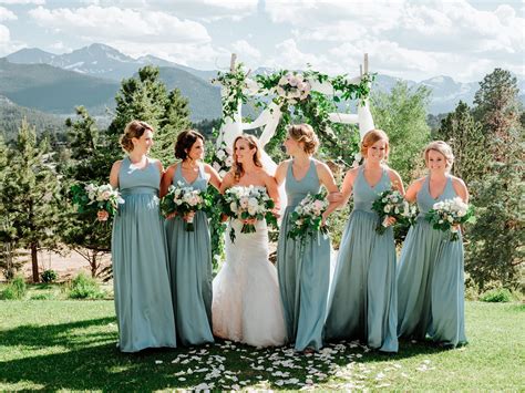 How To Differentiate Your Bridal Bouquet From Your Bridesmaids Holly