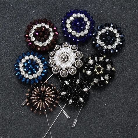 Brand Fashion Daisy Flower Lapel Pins Beaded Floral Men Lapel Pins Crystal Men Brooch For Suits