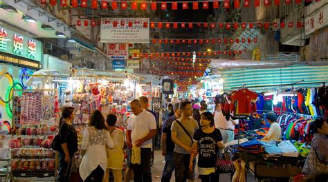 temple street night market in yau tsim mong
