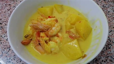 The dish can be prepared with various proteins such as chicken (ayam), fish (ikan), daging the dish is also known as masak lemak cili api (padi), in which the last two words refer to the use of chilies in the dish. Udang Masak Lemak Cili Api - YouTube