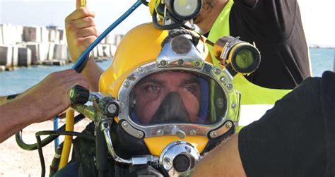 Introduction To Commercial Diving Scuba Diver Life