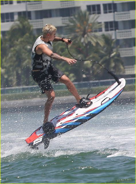 justin bieber hangs with little brother jaxon and female friend on miami yacht photo 3699544