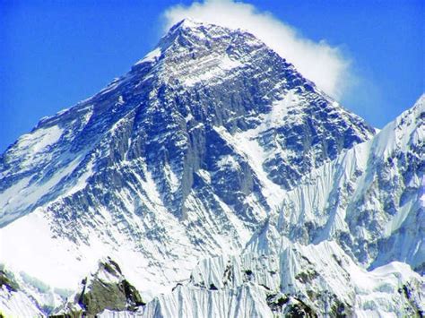 Chinas Survey Team Summits Mt Everest To Remeasure Its Height